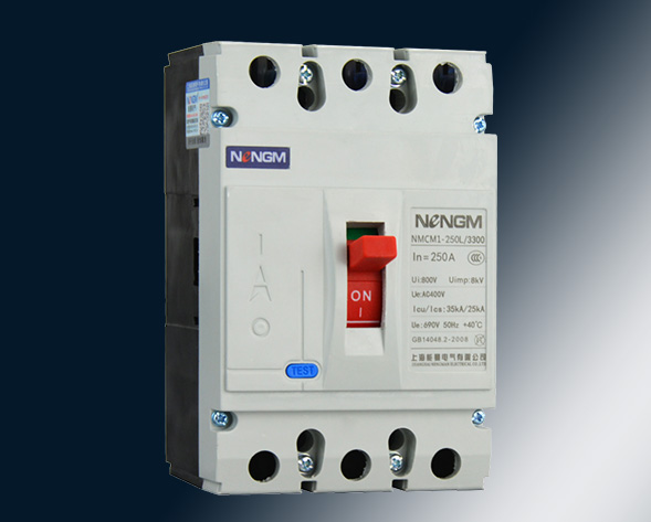 NMCM1系列塑料外殼式斷路器（以下簡(jiǎn)稱(chēng)斷路器），額定絕緣電壓為800V．適用于交流50Hz．額定工作電壓至690V．額定工作電流從10A至1250A的配電網(wǎng)絡(luò )…